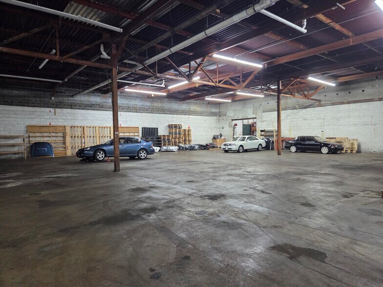 More Photos Of 263-275 Park Ave, East Hartford Warehouse For Lease