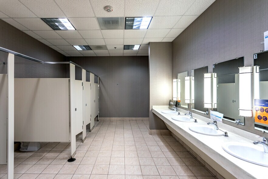 More Photos Of 2641 Sumner Blvd, Raleigh Unknown For Lease