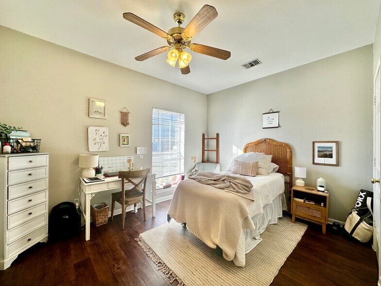More Photos Of 1902 S 8th St, Waco Multifamily For Sale