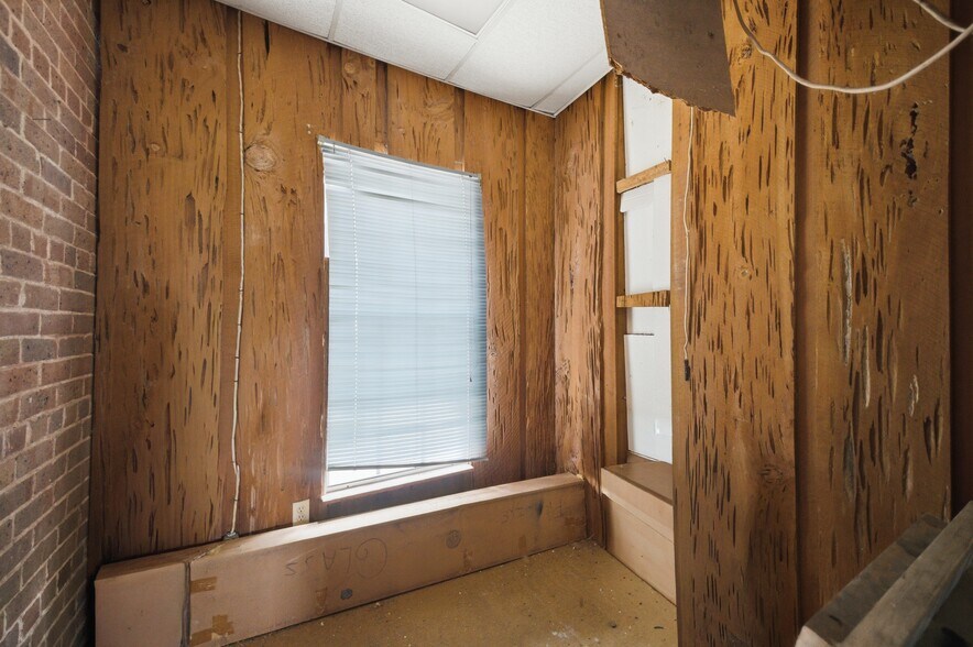 More Photos Of 120 N Main St, Bushnell Office Residential For Sale