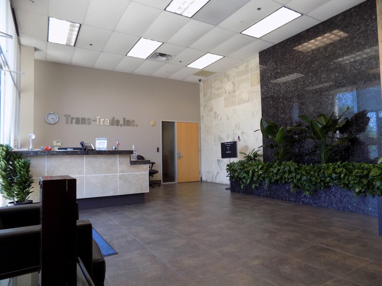 More Photos Of 1040 Trade Ave, Dallas Distribution For Lease