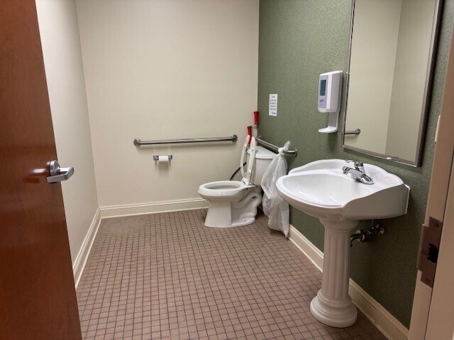 More Photos Of 477 McLaws Cir, Williamsburg Office For Lease