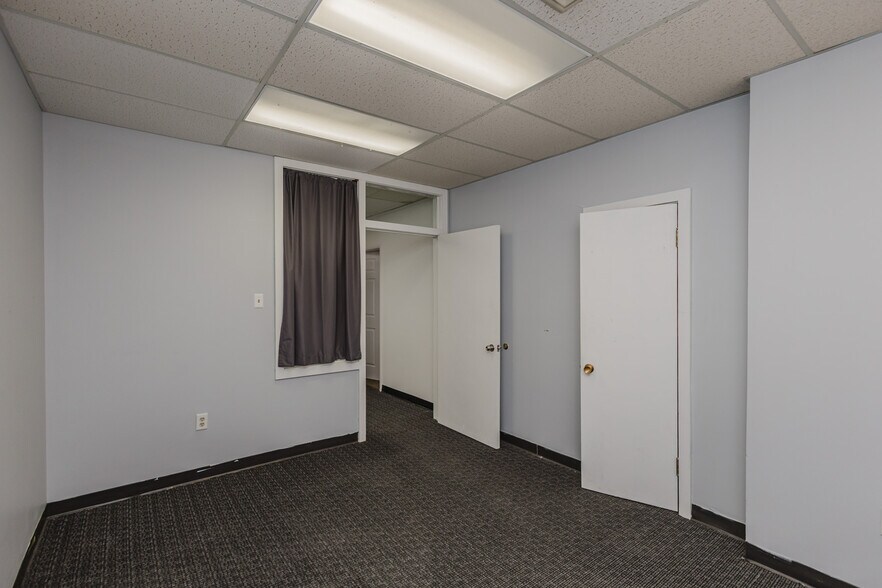 More Photos Of 724 N Main St, Newton Storefront For Sale