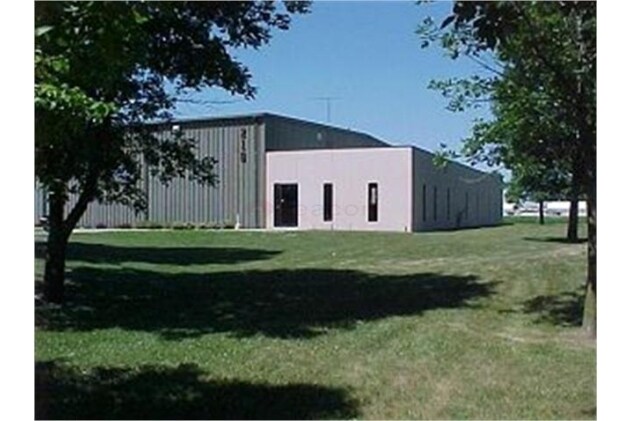 More Photos Of 216 W 1st St, Story City Manufacturing For Lease