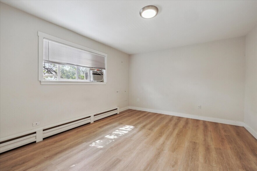 More Photos Of 1923 Dallas St, Aurora Apartments For Sale