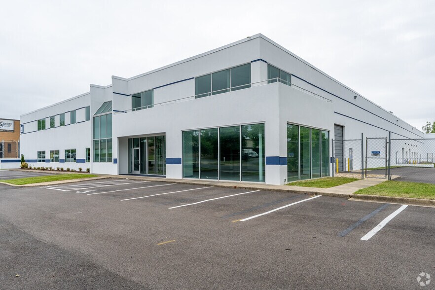 More Photos Of 9001 E Hampton Dr, Capitol Heights Warehouse For Lease