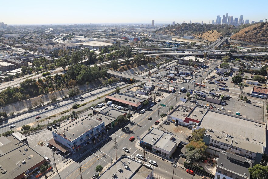 More Photos Of 2626 N Figueroa St, Los Angeles Industrial For Lease