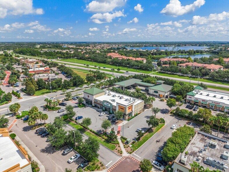More Photos Of 11620 Lakeside Village Ln, Windermere Storefront For Sale