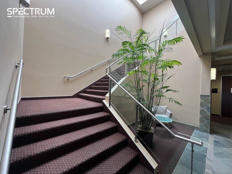 More Photos Of 27451 Tourney Rd, Valencia Medical For Lease