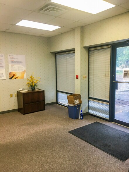 More Photos Of 2846 Industrial Plaza Dr, Tallahassee Research And Development For Lease