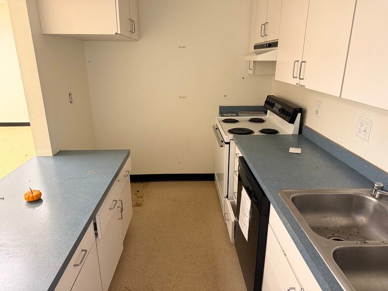 More Photos Of 1001 Arboretum Dr, Waunakee Flex For Lease