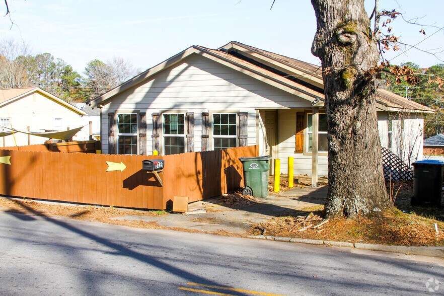 More Photos Of 6135 Petty St SW, Covington General Retail For Sale