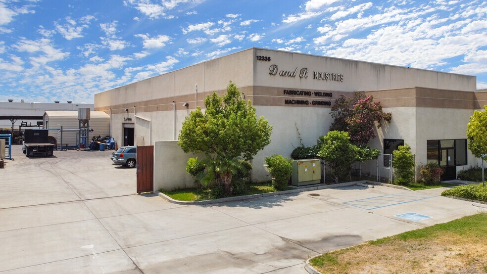 More Photos Of 12336-12342 Los Nietos Rd, Santa Fe Springs Warehouse For Lease