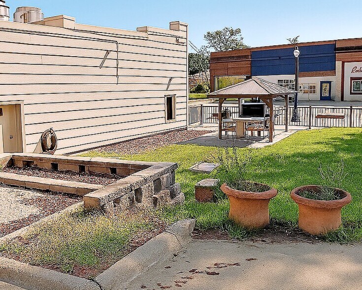 More Photos Of 8508-8510 N 30th St, Omaha Restaurant For Sale