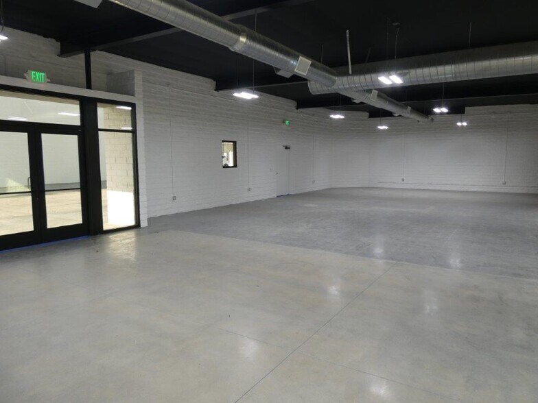 More Photos Of 6000 San Fernando Rd, Glendale Warehouse For Lease