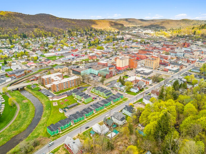 More Photos Of 1 Kiwanis Ct, Bradford Apartments For Sale