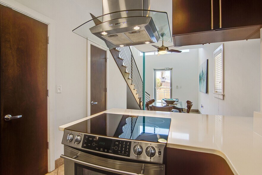 More Photos Of 487 King St, Charleston Loft Creative Space For Sale