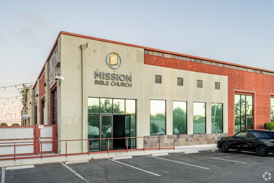 More Photos Of 275 McCormick Ave, Costa Mesa Office For Sale