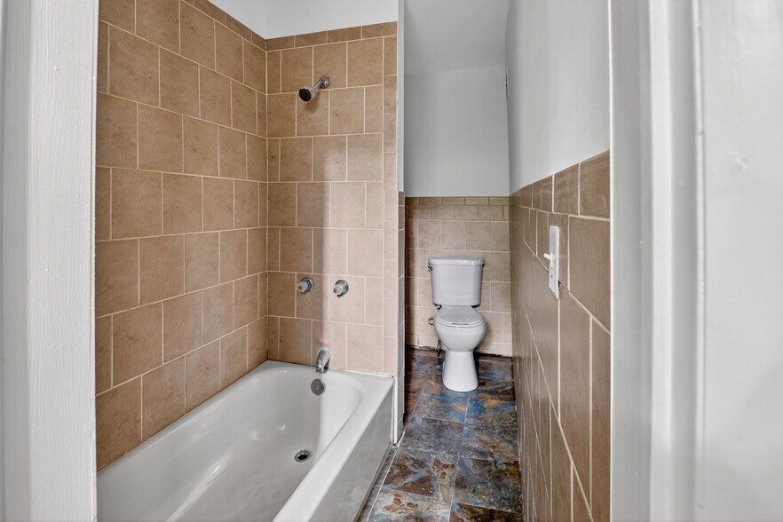 More Photos Of 1404 Madison Ave, Baltimore Apartments For Sale