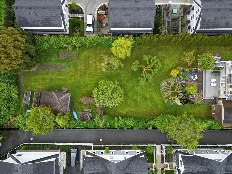 Primary Photo Of 3106 Washington Av, Victoria Land For Sale