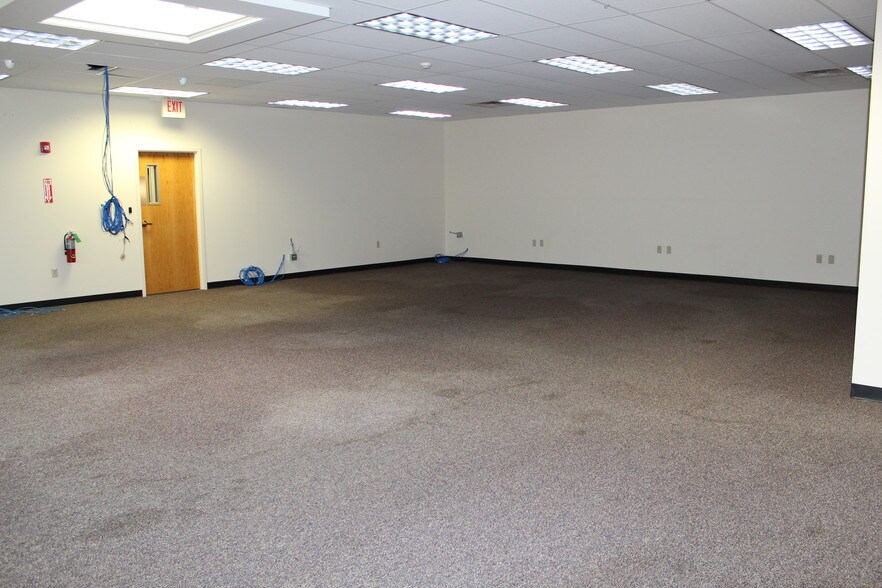 More Photos Of 251 John James Audubon Pky, Amherst Office For Lease
