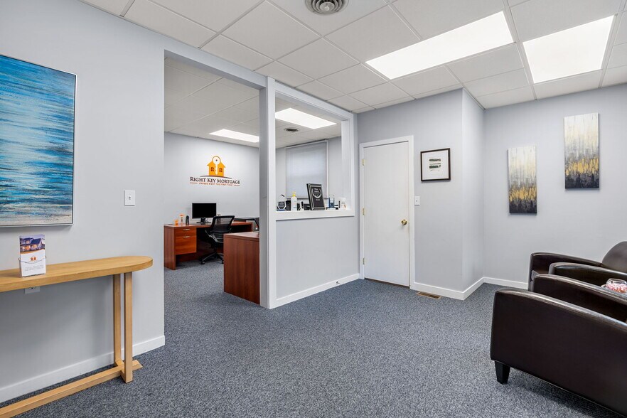 More Photos Of 859 Washington St, Easton Office For Lease