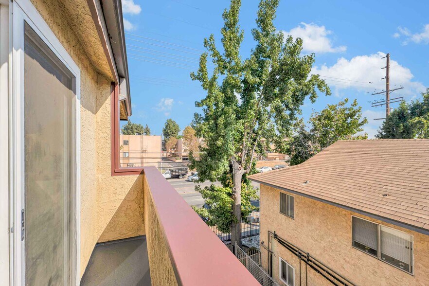 More Photos Of 15240 Nordhoff St, North Hills Apartments For Sale
