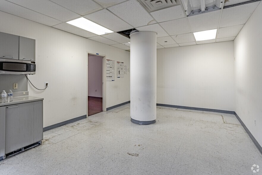 More Photos Of 500 Scarborough Dr, Egg Harbor Township Unknown For Lease