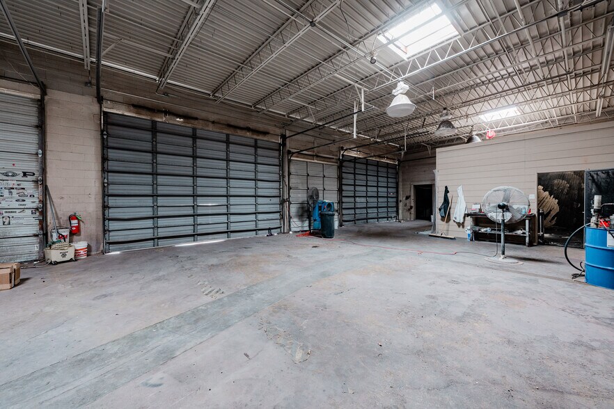 More Photos Of 2500 E 8th St, Odessa Auto Repair For Sale