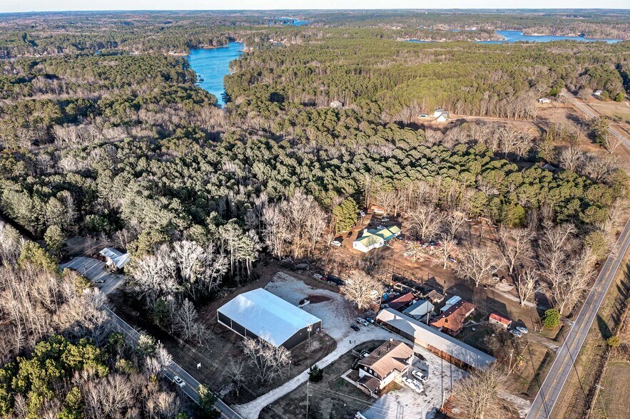 More Photos Of 881 Barnetts Bridge Rd, Jackson Light Distribution For Sale