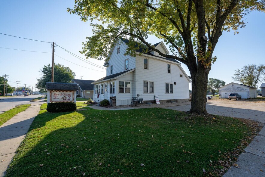 More Photos Of 507 W Wisconsin St, Sparta Flex For Sale