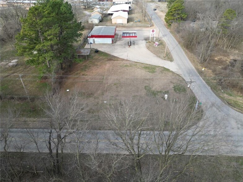 More Photos Of 155 Main, Oaks Convenience Store For Sale