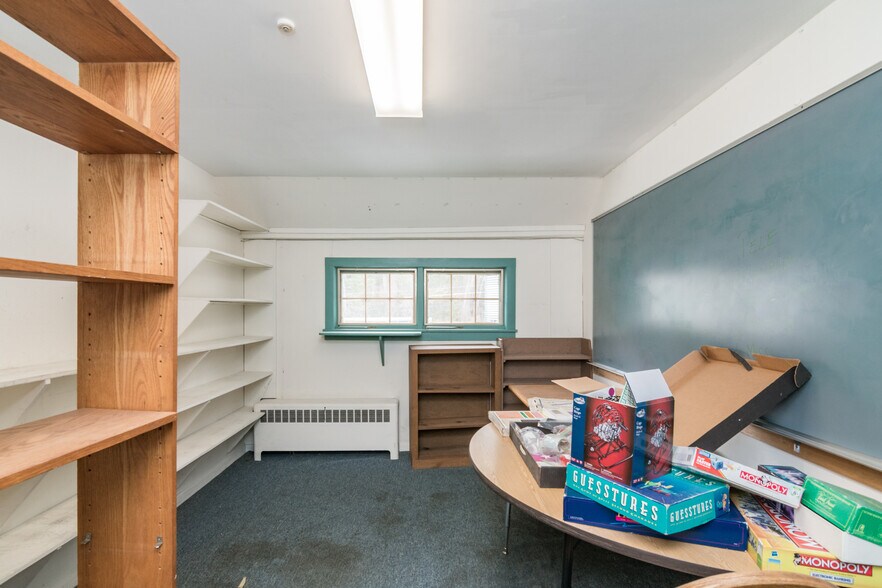 More Photos Of 154 S Mountain Rd, Northfield Schools For Sale