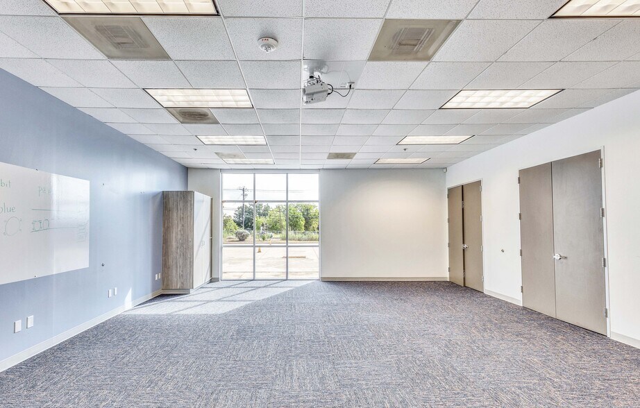 More Photos Of 9100 Hwy 290 E, Austin Research And Development For Sale