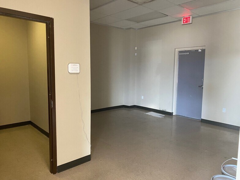 More Photos Of 13201 Ranch Road 620 N, Austin Freestanding For Lease