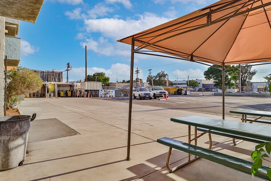 More Photos Of 6846 Valjean Ave, Van Nuys Warehouse For Sale