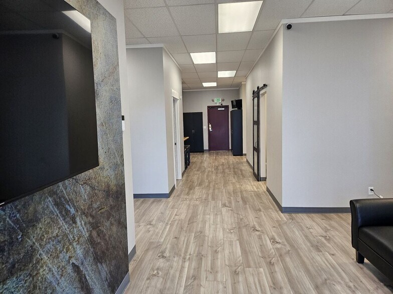 More Photos Of 5401 104th St E, Puyallup General Retail For Lease