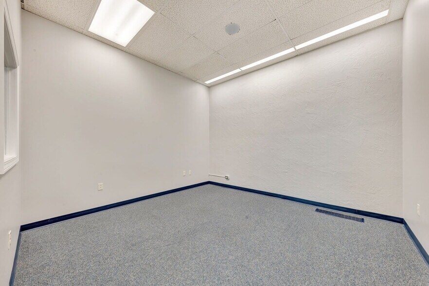 More Photos Of 150 Hillside Dr, Bethel Park Office For Lease