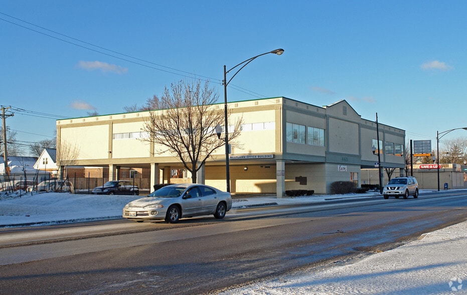 More Photos Of 4425 W 63rd St, Chicago Medical For Lease