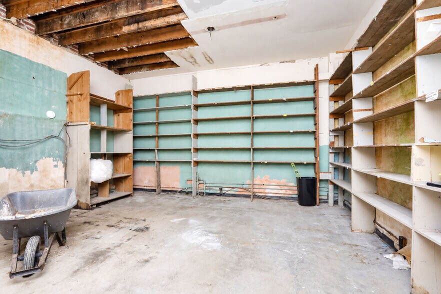 More Photos Of 1304 2nd St, Perry Storefront For Sale
