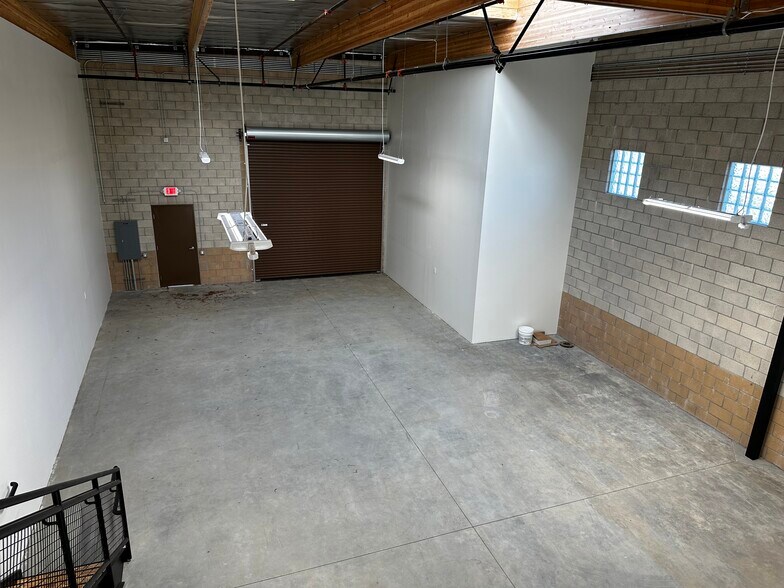 More Photos Of 1763 Donlon St, Ventura Warehouse For Lease