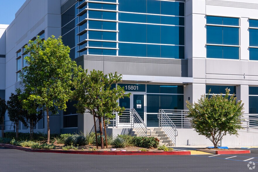 More Photos Of 15801 Euclid Ave, Chino Warehouse For Lease