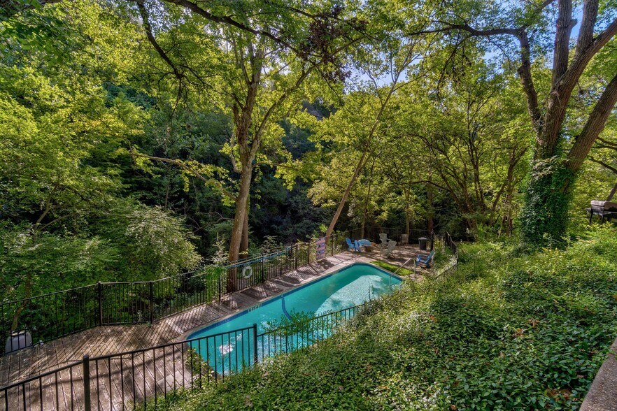 More Photos Of 1801 Westlake Dr, West Lake Hills Land For Sale