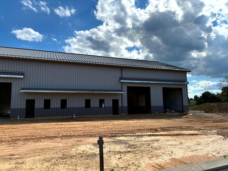 More Photos Of 115 Reedville Rd, Oxford Light Manufacturing For Lease