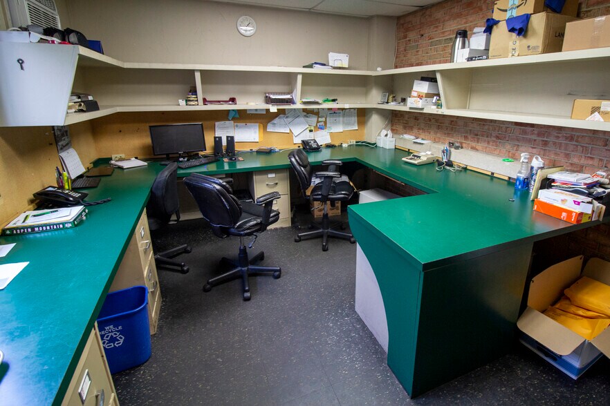 More Photos Of 5402 Portage Rd, Portage Restaurant For Lease