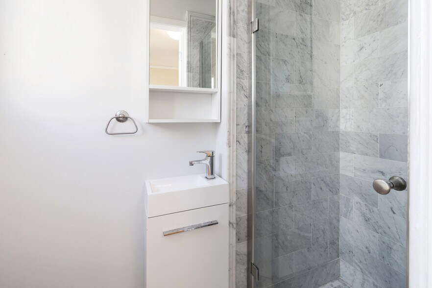 More Photos Of 1627-1631 Clay St, San Francisco Apartments For Sale