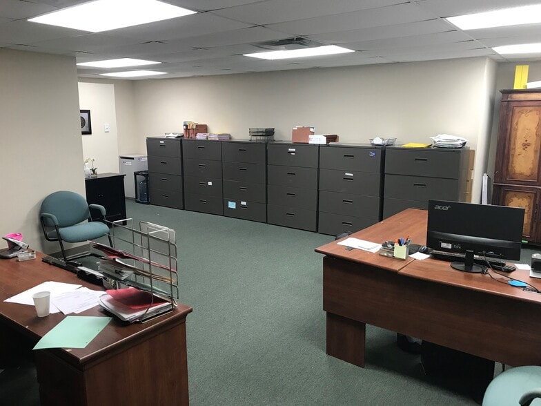 More Photos Of 6315 Presidential Ct, Fort Myers Office For Lease