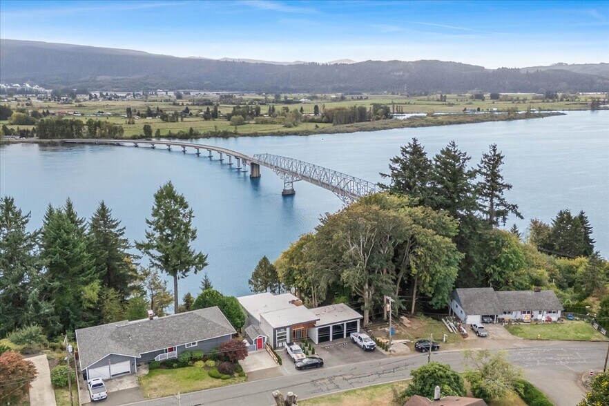 More Photos Of 520 Columbia St, Cathlamet Apartments For Sale