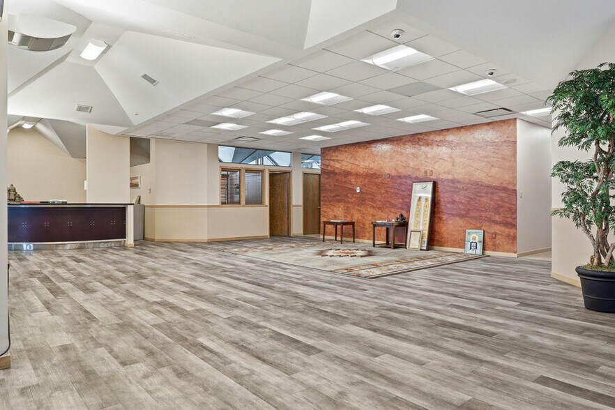 More Photos Of 123 Durbin St, Casper Office For Sale