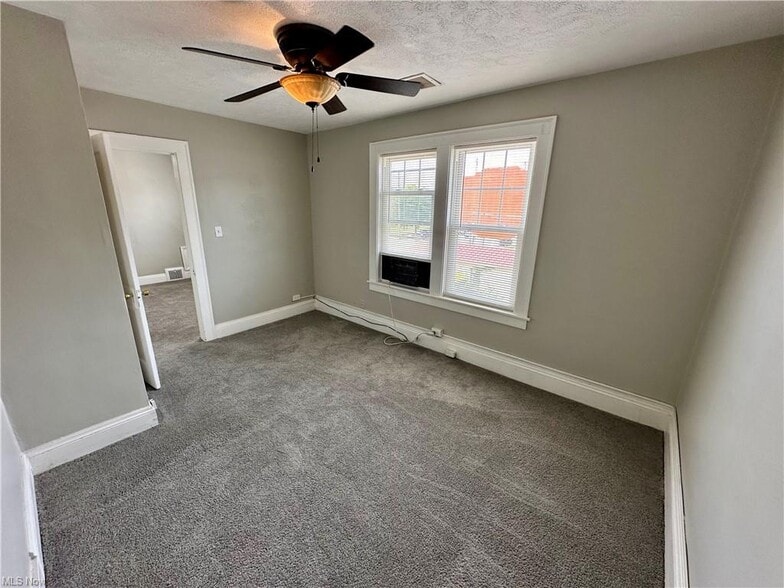More Photos Of 17020 Madison Ave, Lakewood Flex For Sale